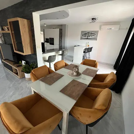 Family-friendly With Swimming Pool Klenovica, Novi Vinodolski - 18260 * كلينوفيتسا