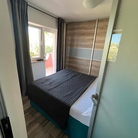 Family-friendly With Swimming Pool Klenovica, Novi Vinodolski - 18260 公寓 *